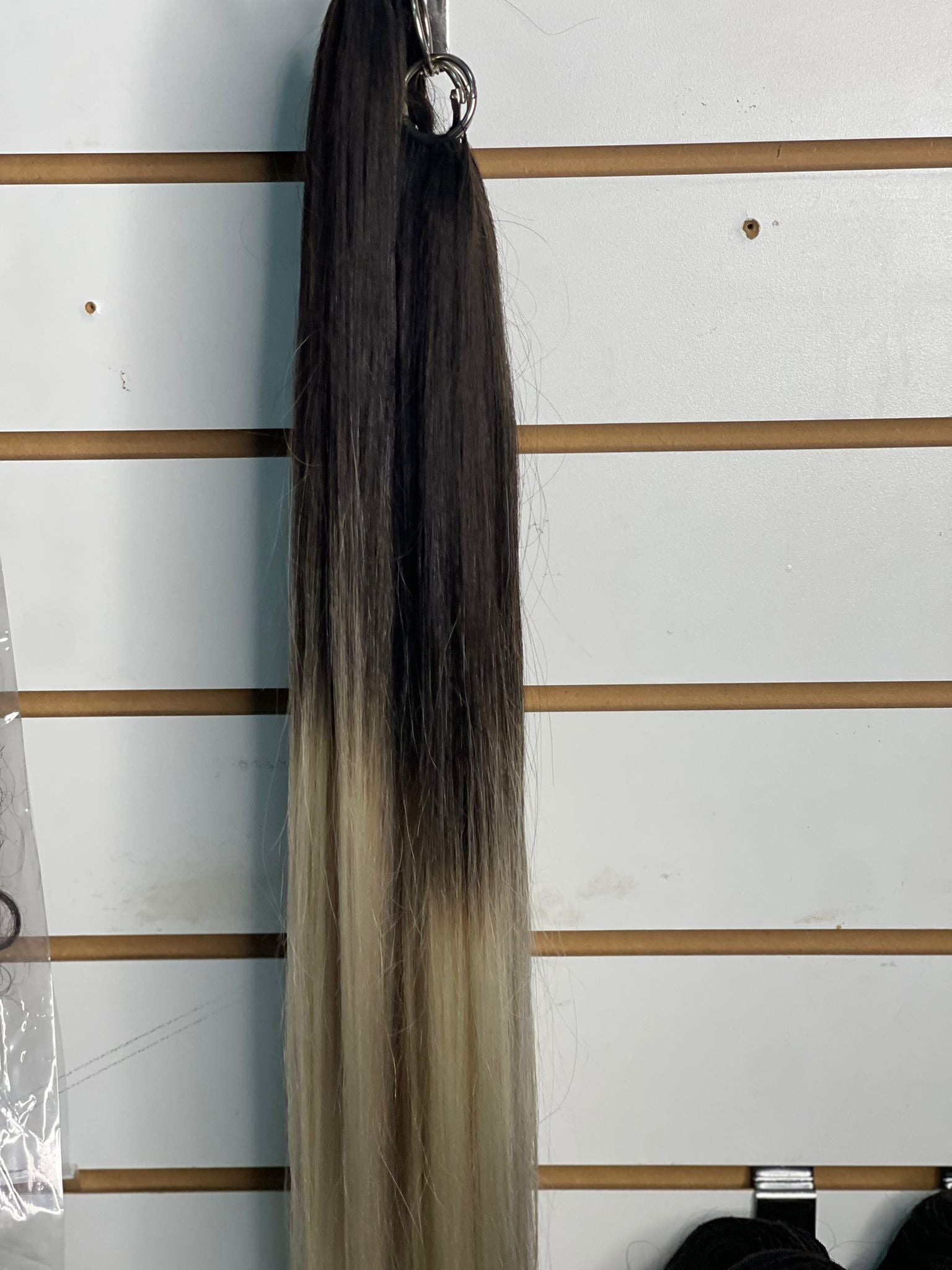 Argola Wig - El Shaddai Laudia Hair